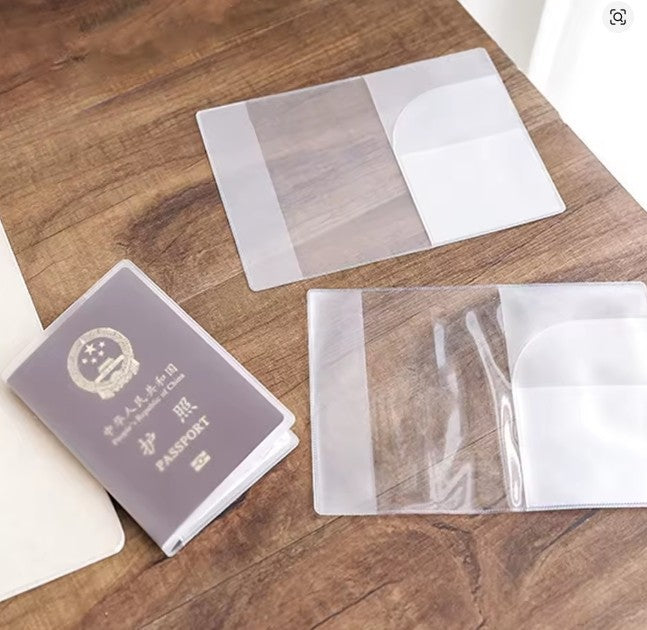 1 x Reisepass-Schutzhülle, transparent, mattiert, PVC-Material, wasserdicht